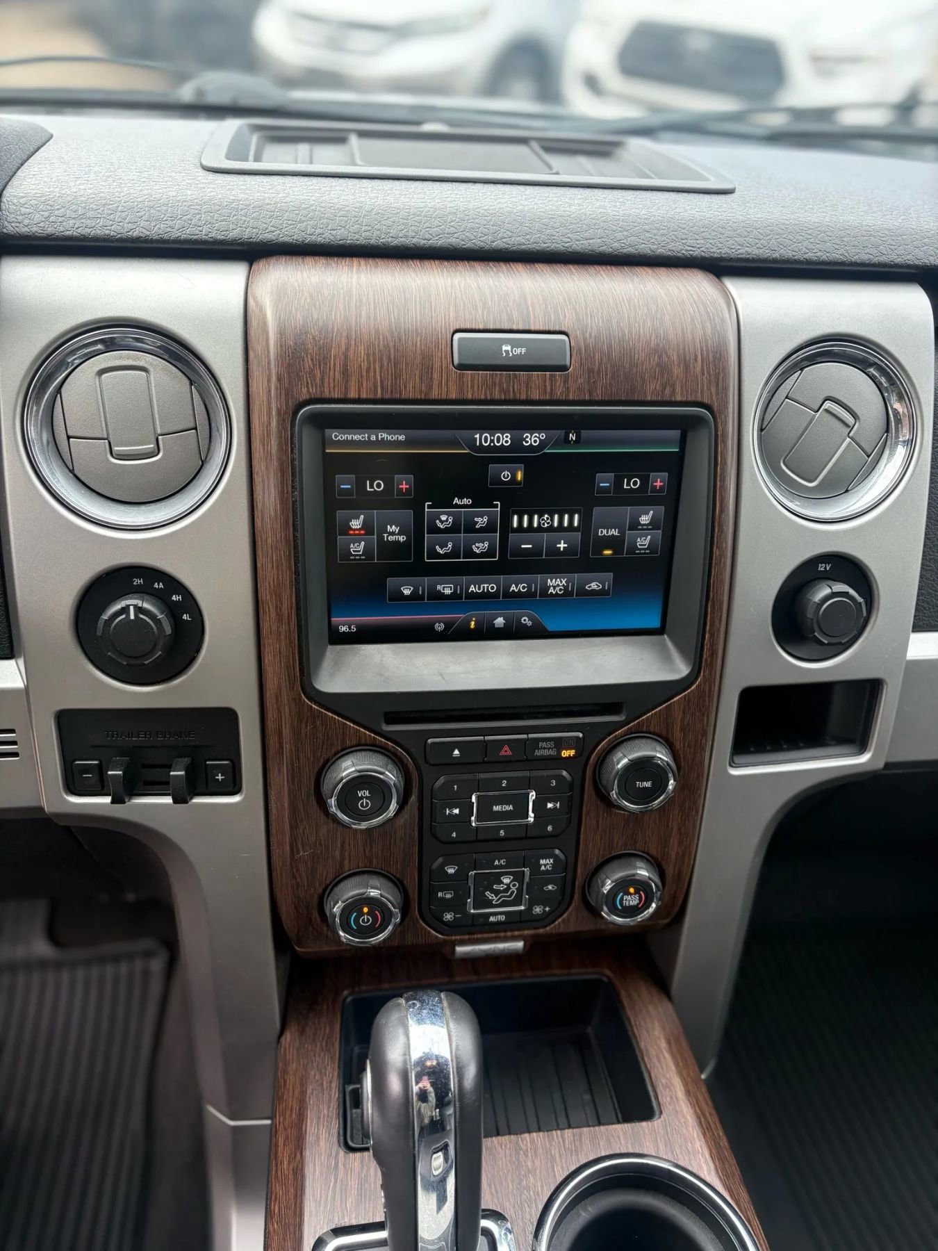 Used 2014 Ford F150 Lariat w/ Equipment Group 502A Luxury image 11