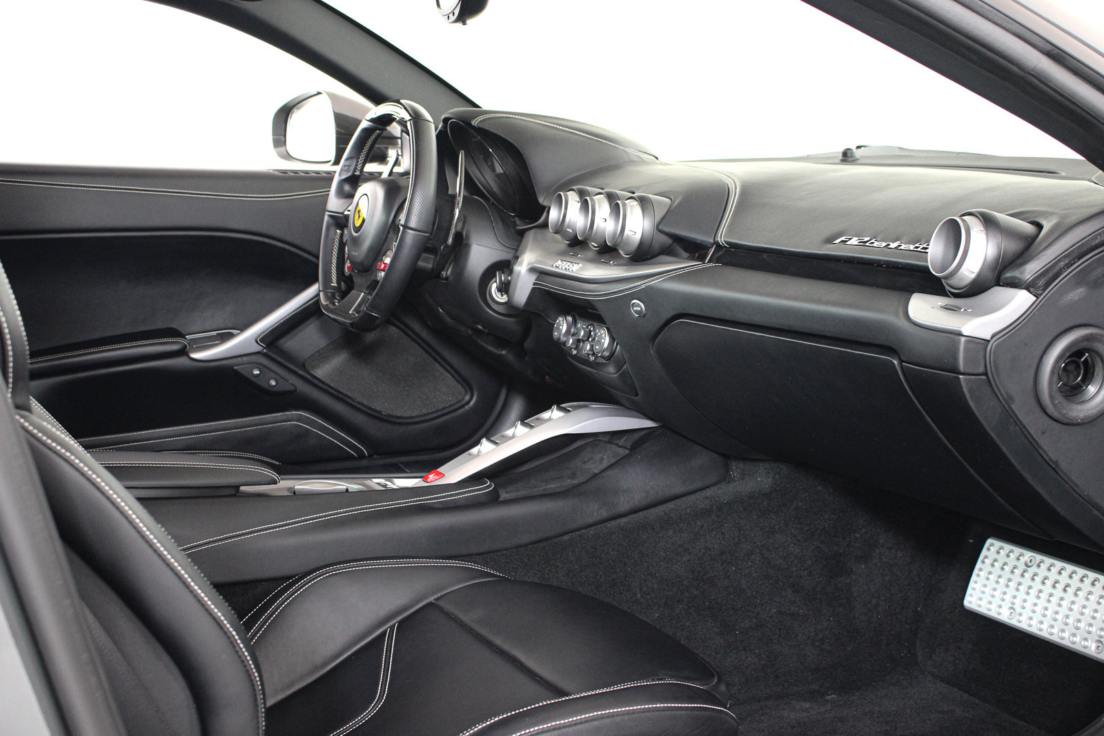 Used 2015 Ferrari F12 Berlinetta RWD image 30
