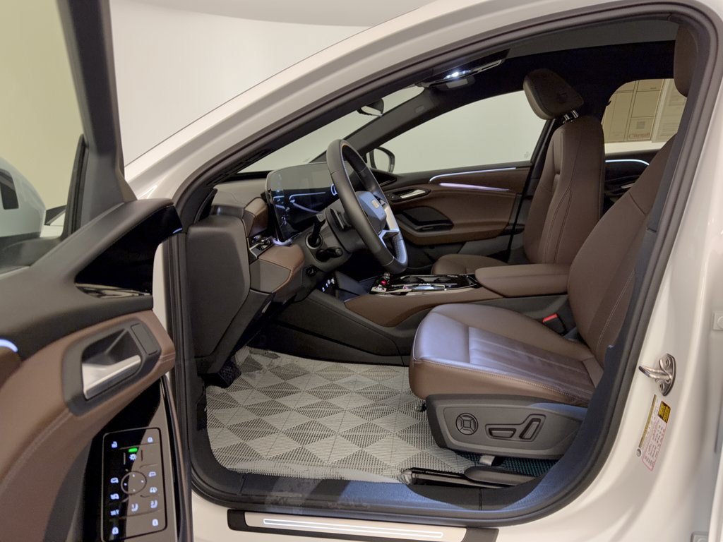 Certified 2025 Audi A6 e-tron Premium w/ Convenience Package AWD/4WD image 5