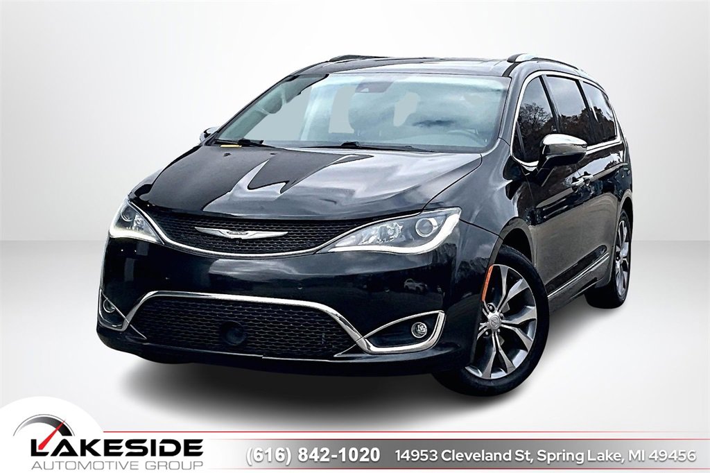 Used 2019 Chrysler Pacifica Limited w/ Tire & Wheel Group image 1