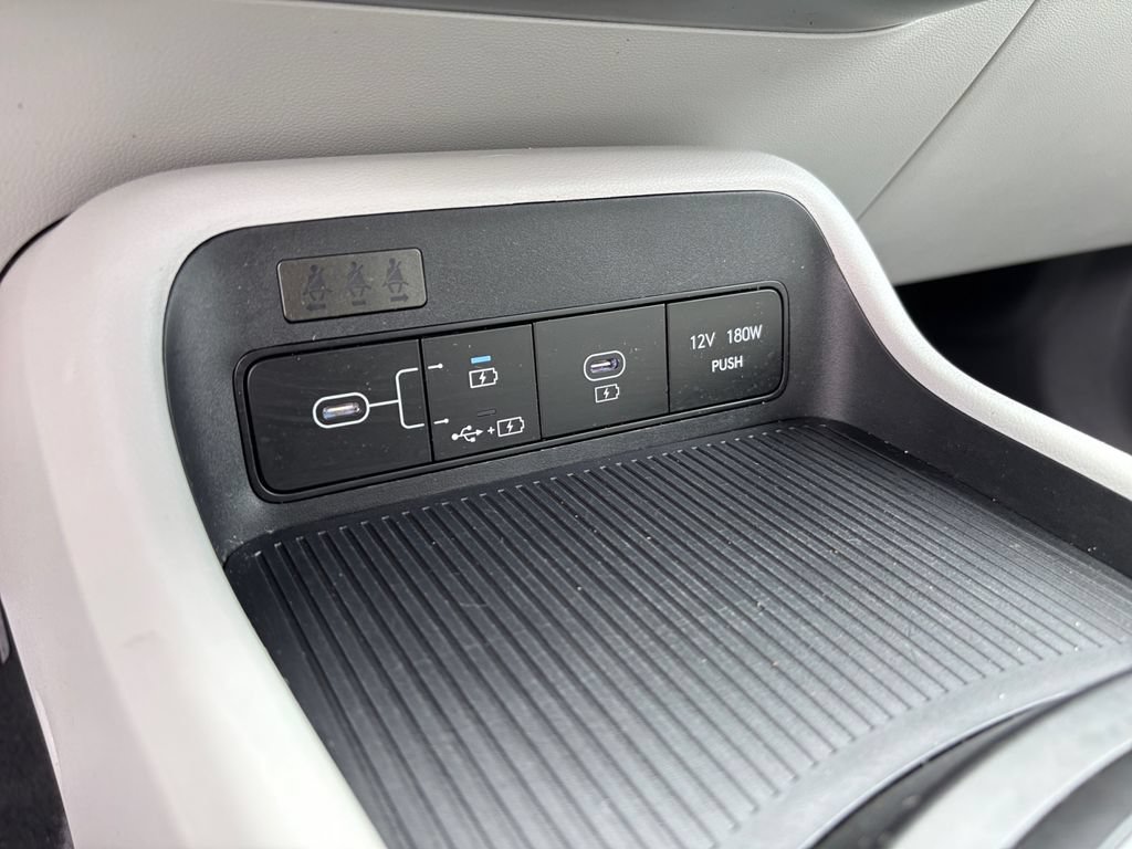 Used 2024 Hyundai Kona SEL FWD image 27