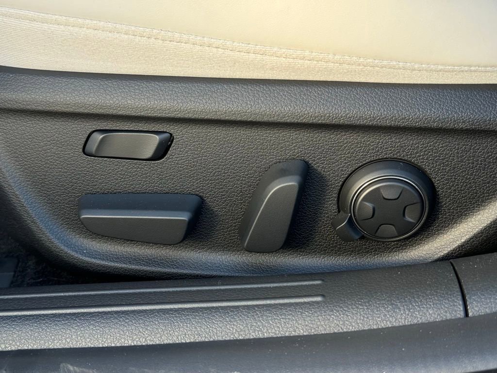 Used 2025 Genesis G70 3.3T Advanced w/ Sport Prestige Package image 28