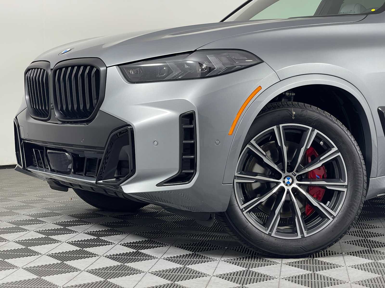 New 2026 BMW X5 xDrive40i w/ M Sport Package image 2