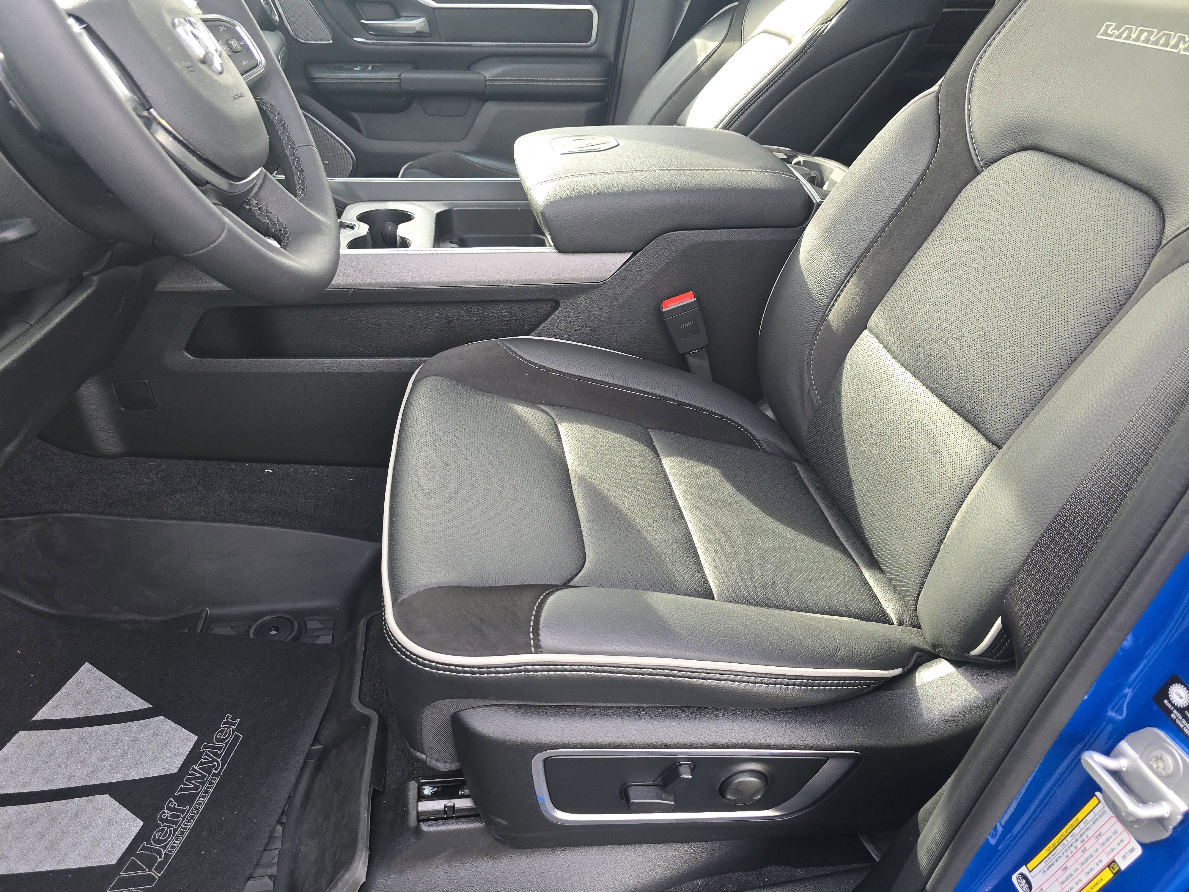 New 2025 RAM 1500 Laramie w/ Night Edition AWD/4WD image 26