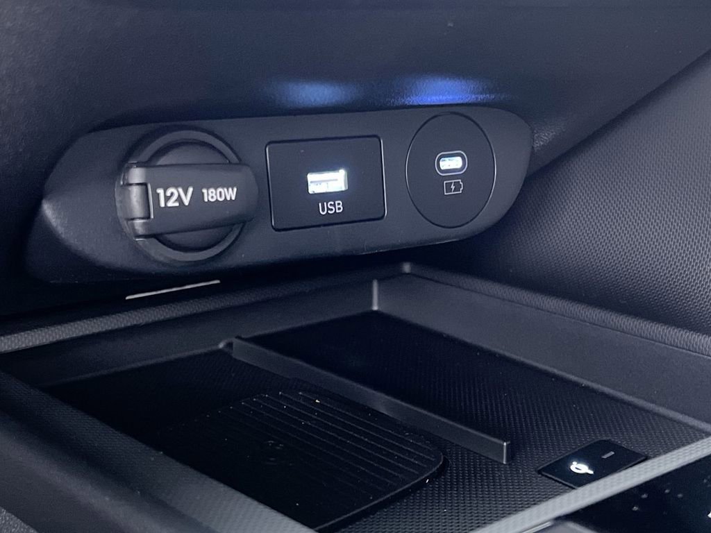 Used 2025 Hyundai Elantra Sport FWD image 30