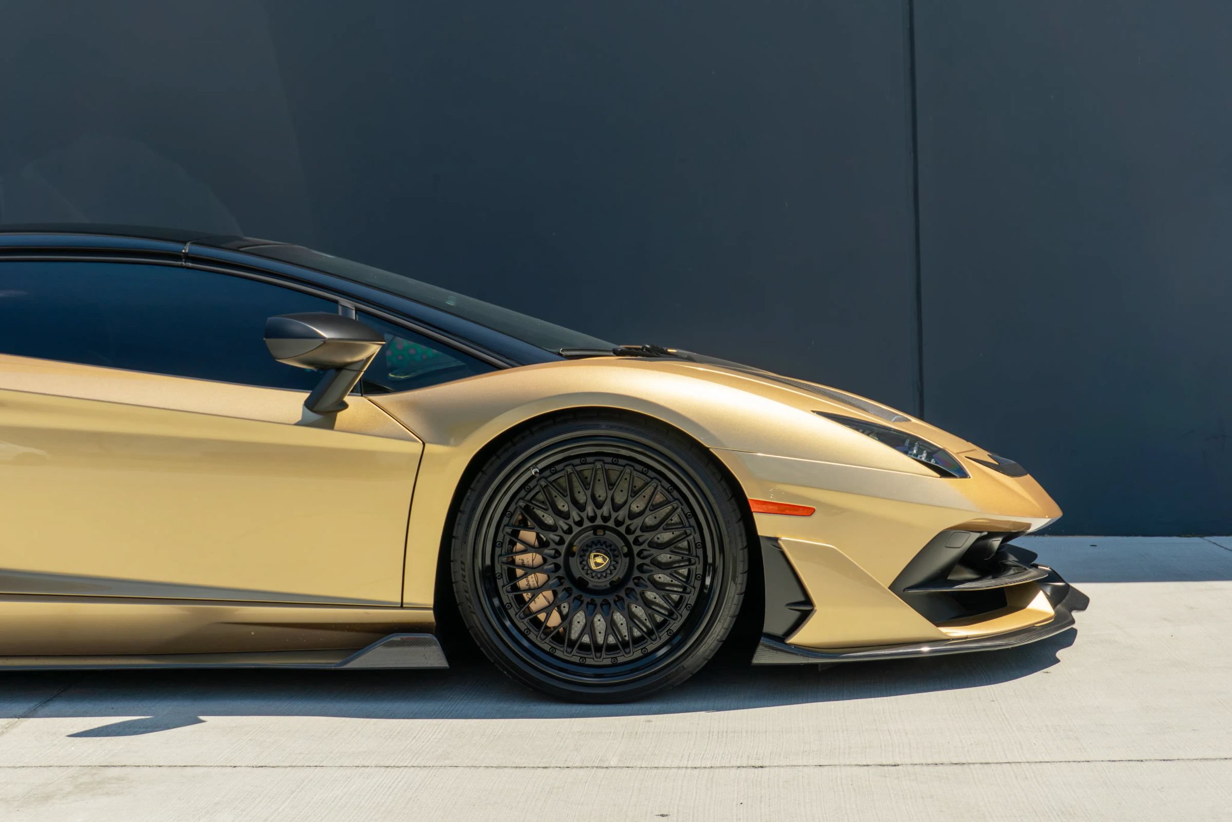 Used 2020 Lamborghini Aventador SVJ AWD/4WD image 39