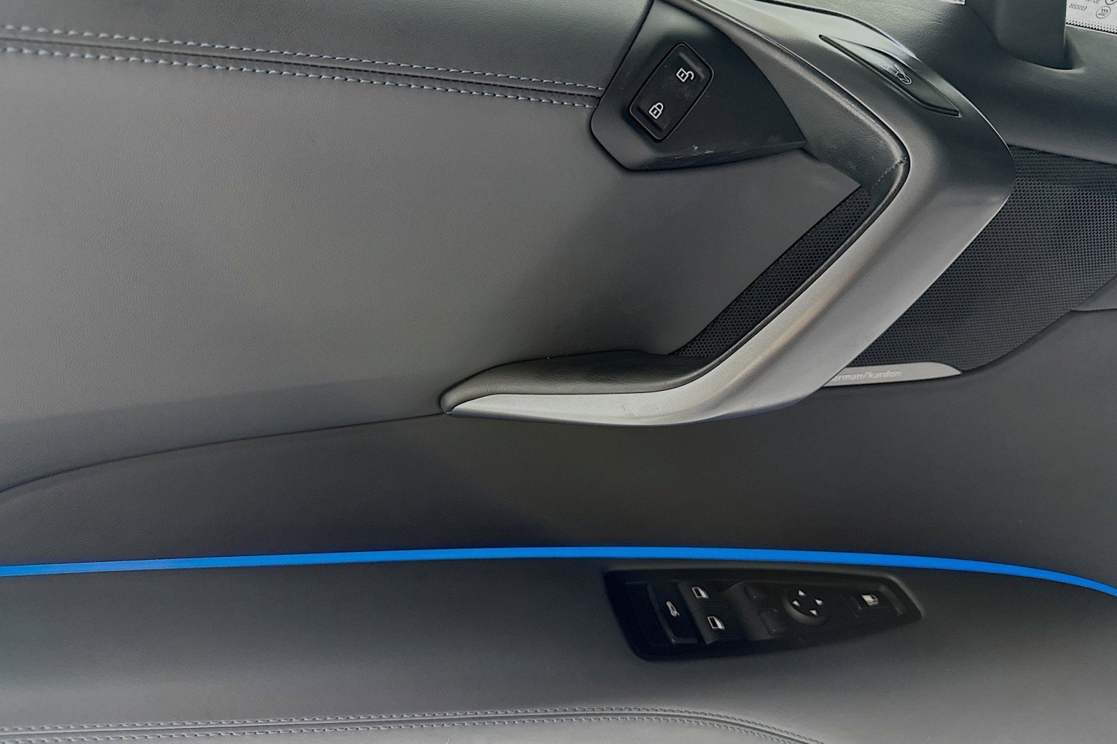 Used 2015 BMW i8 image 21