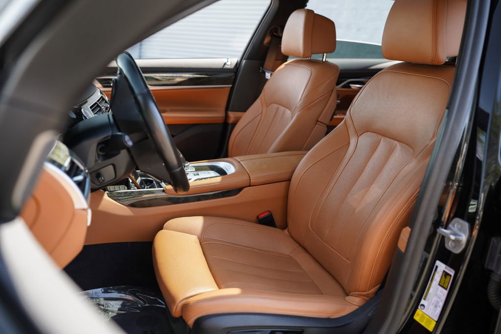 Used 2022 BMW 740i w/ M Sport Package RWD image 23