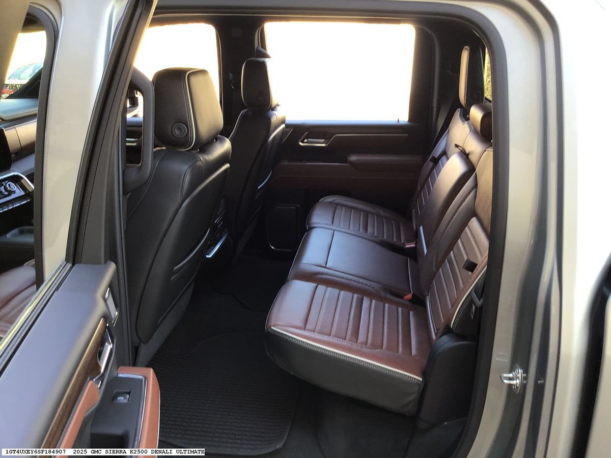 Used 2025 GMC Sierra 2500 Denali Ultimate AWD/4WD image 9
