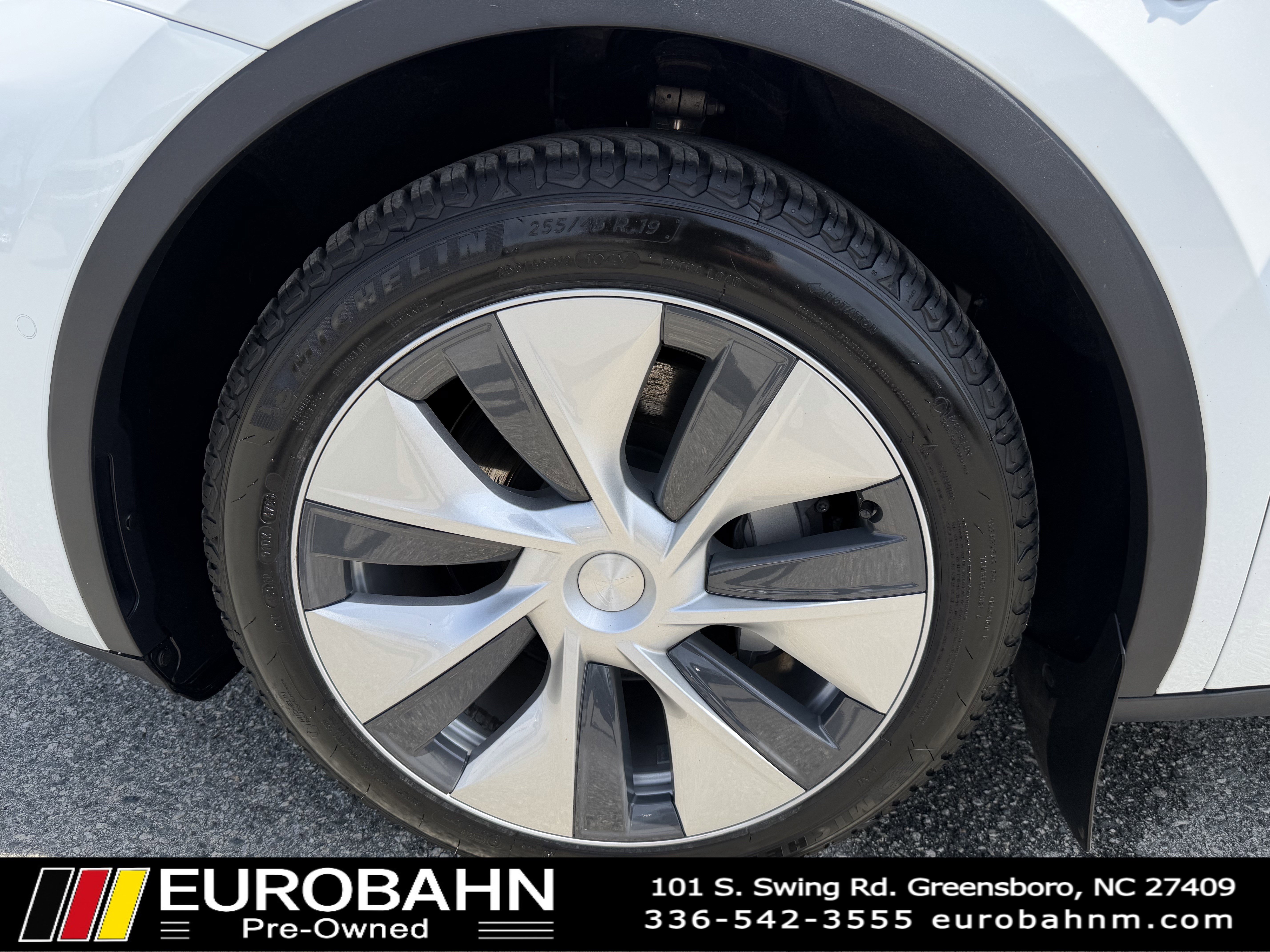 Used 2022 Tesla Model Y Long Range image 28