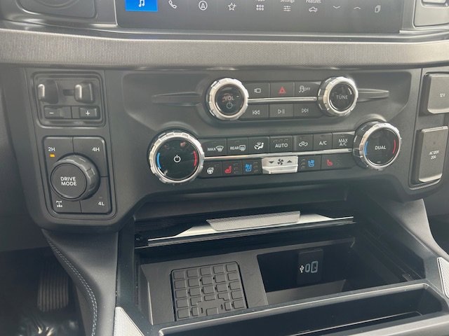 Used 2025 Ford F250 Platinum image 28