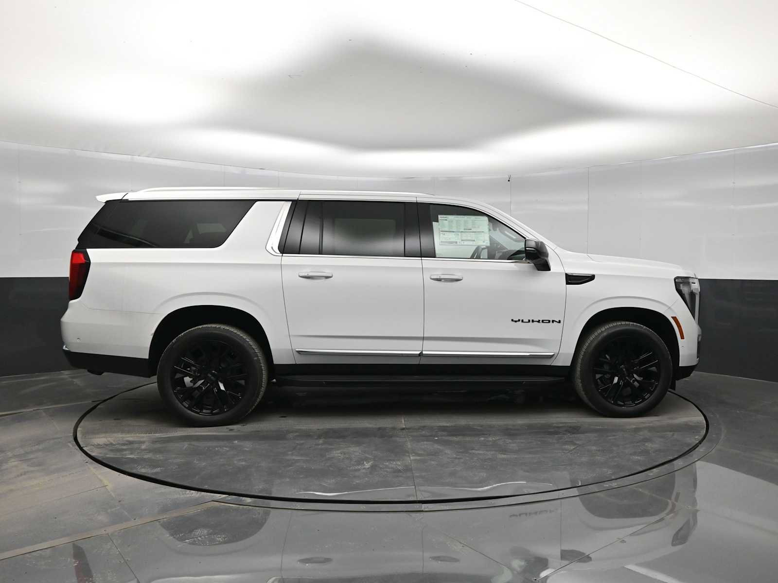 New 2026 GMC Yukon XL Elevation w/ LPO, Elevation Black Package AWD/4WD image 9