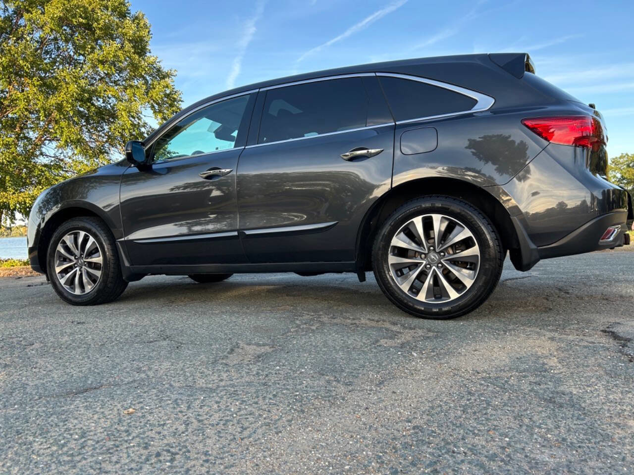 Used 2016 Acura MDX SH-AWD w/ Technology Package image 3