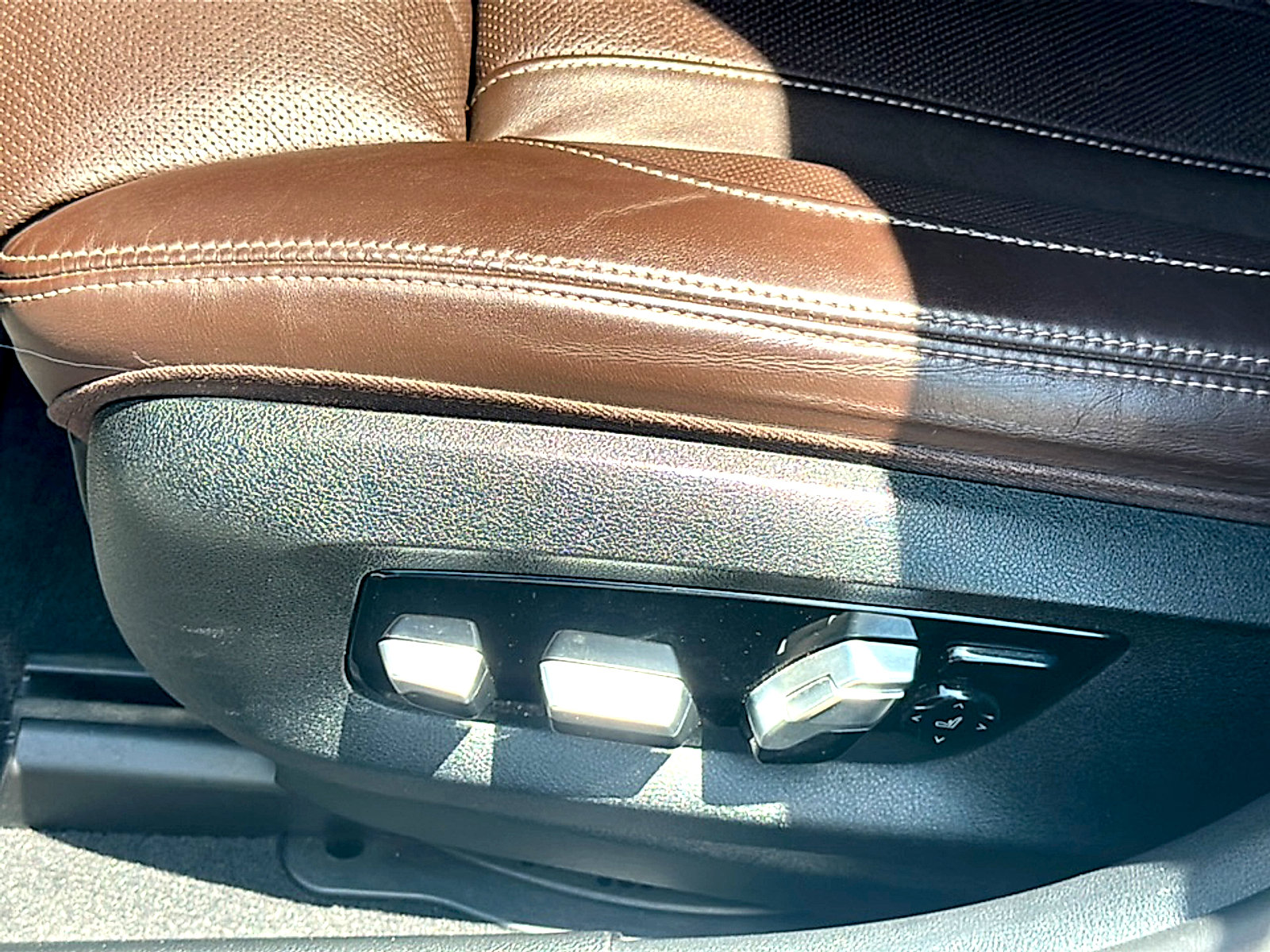 Used 2021 BMW 540i w/ Premium Package RWD image 15