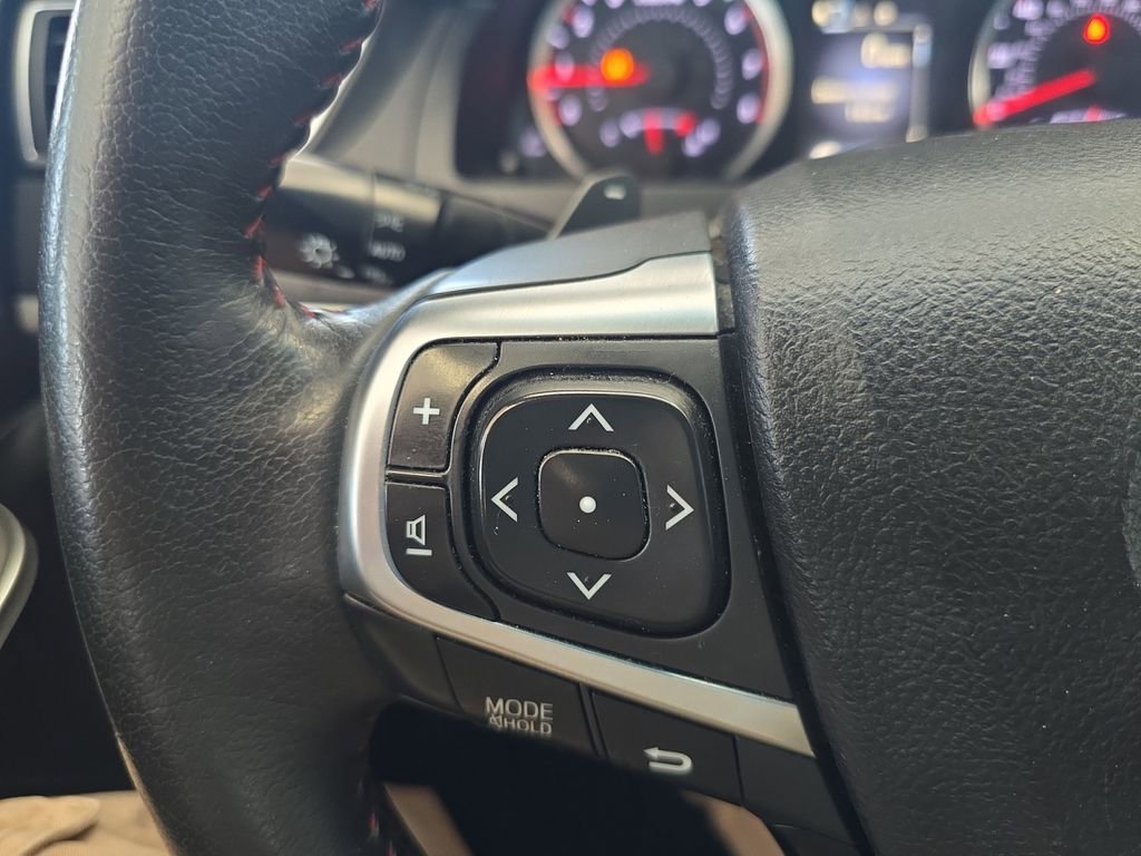 Used 2016 Toyota Camry SE image 24