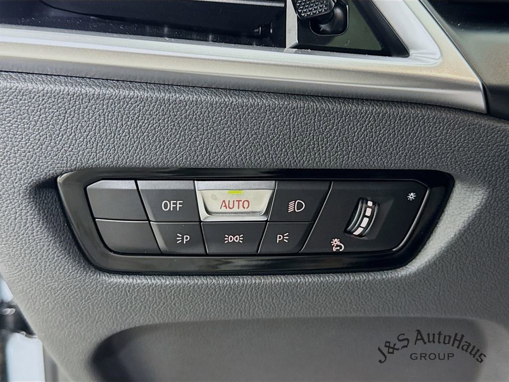 Used 2025 BMW i4 M50 w/ Parking Assistance Package image 10