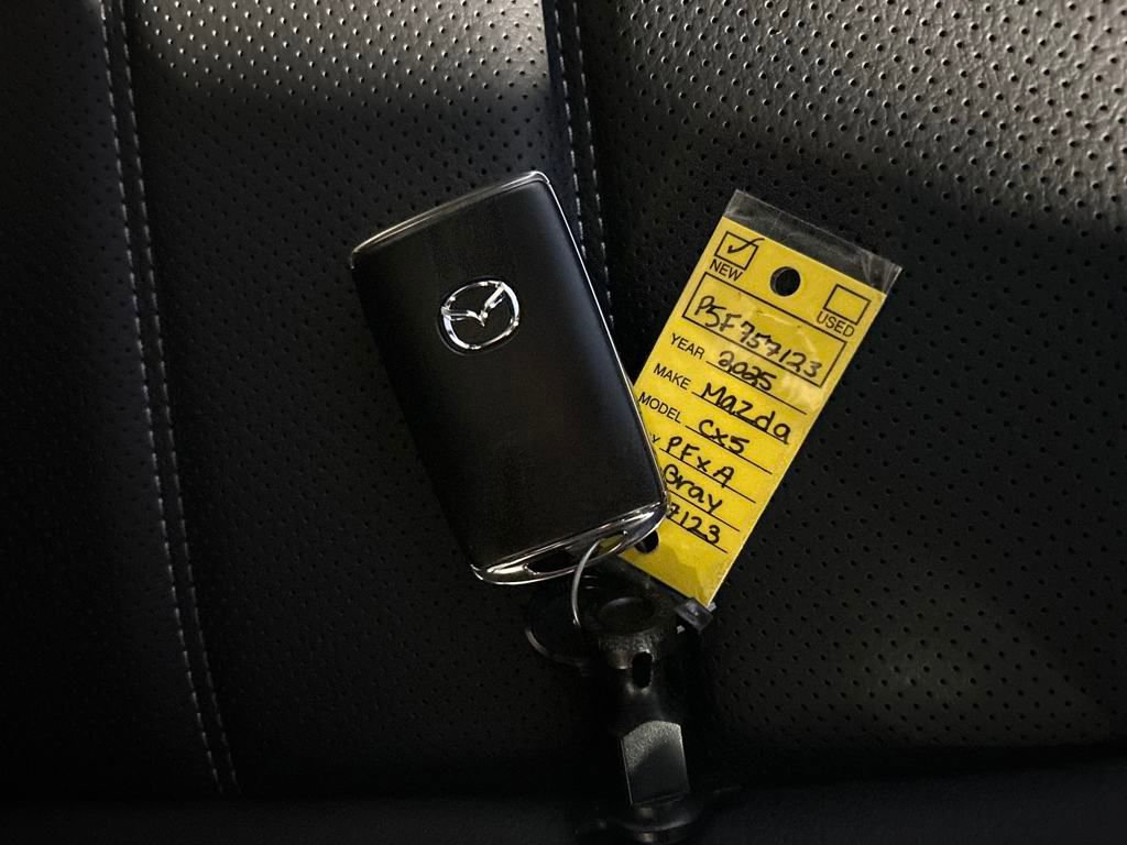 New 2025 MAZDA CX-5 AWD 2.5 S w/ Preferred Package image 28