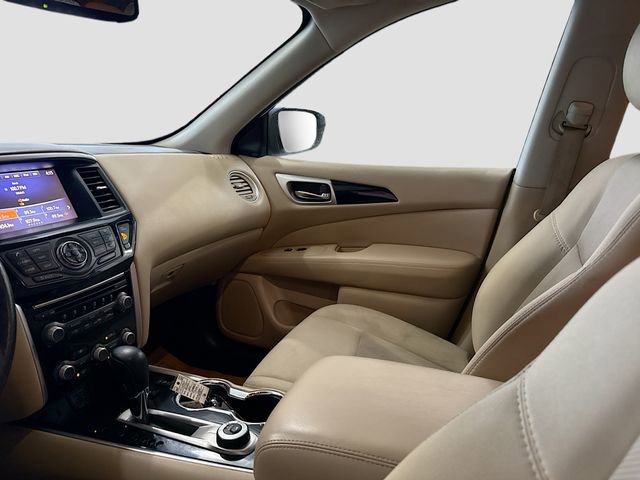Used 2018 Nissan Pathfinder SV w/ SV Tech Package image 24