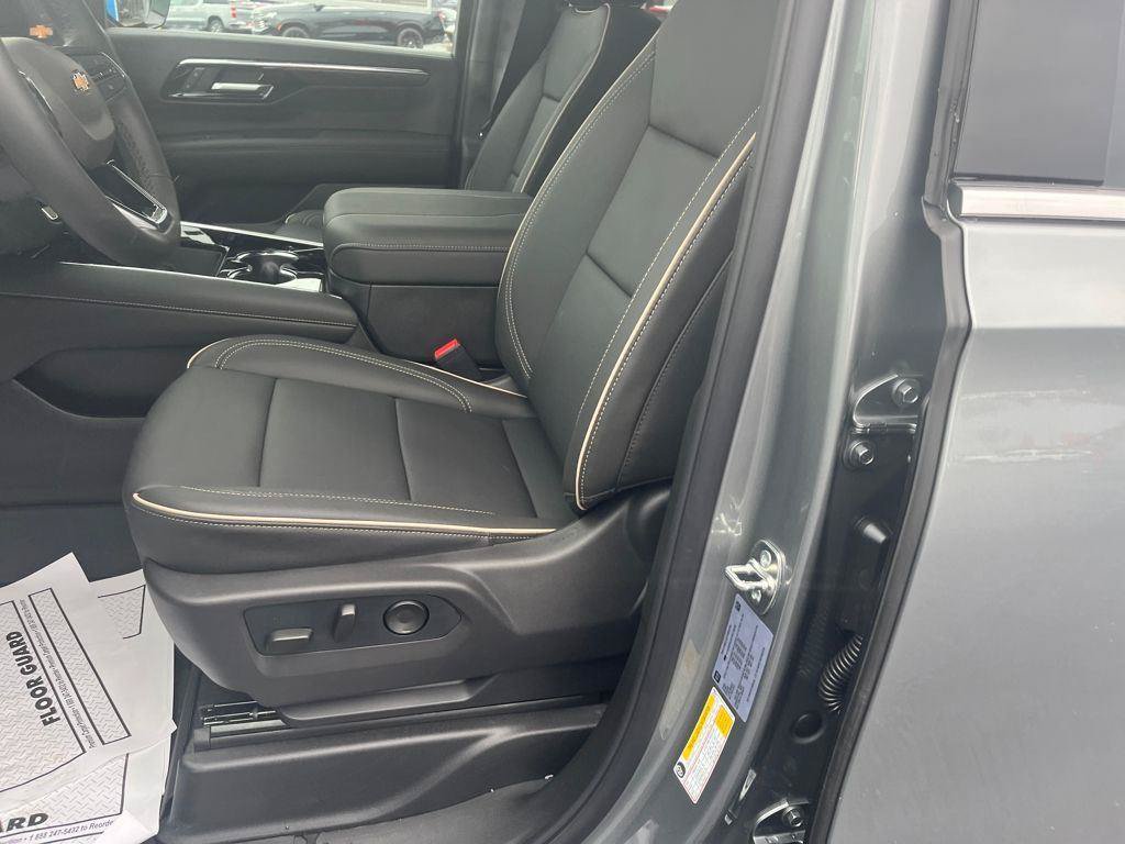 New 2026 Chevrolet Suburban Premier AWD/4WD image 21
