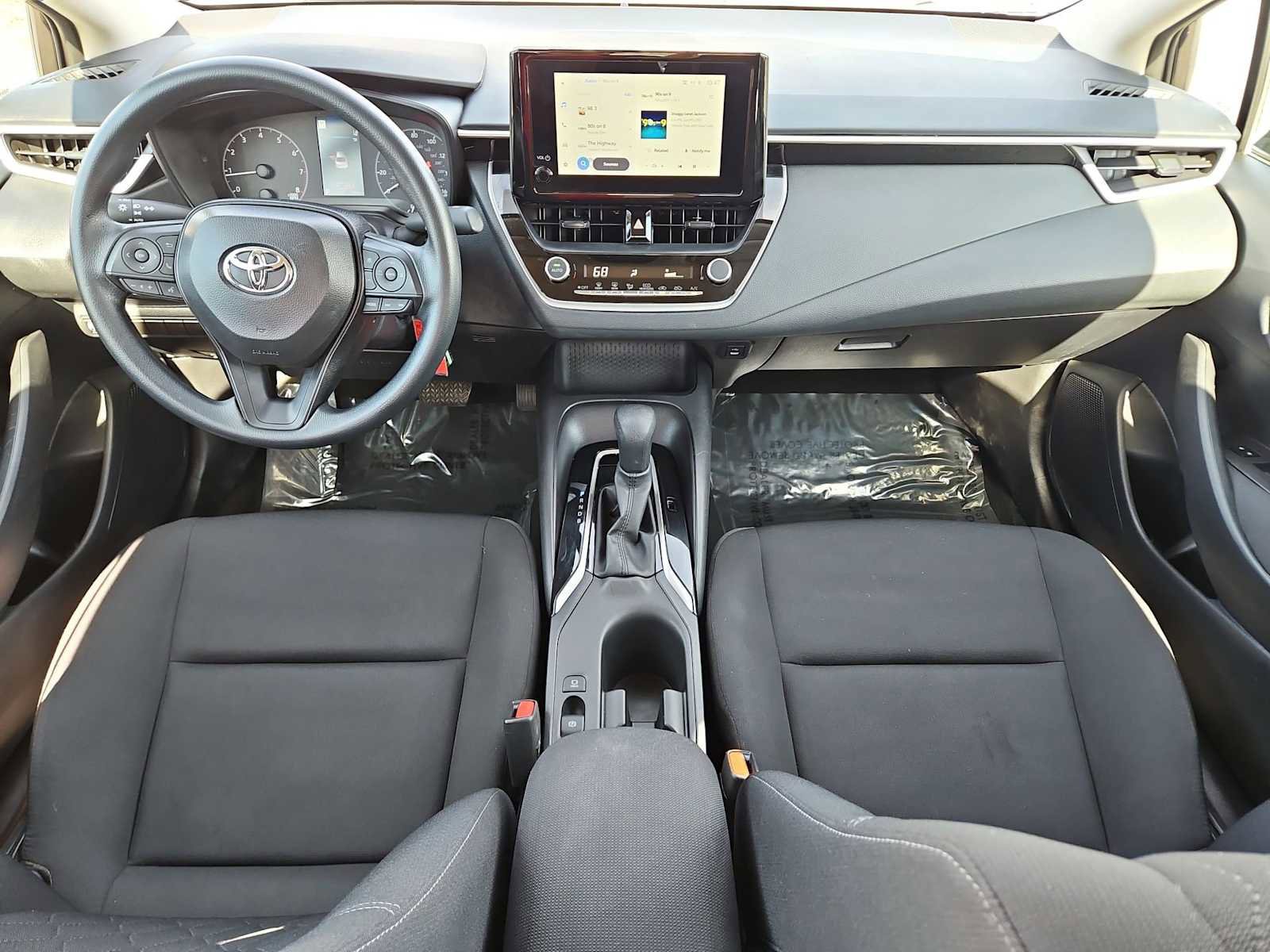 Used 2025 Toyota Corolla LE image 15