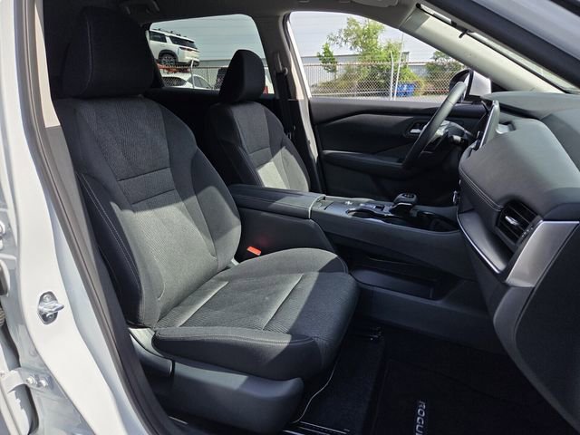 Used 2026 Nissan Rogue SV w/ Cold Weather Package FWD image 15