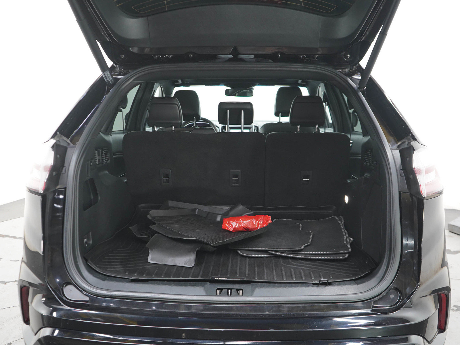 Used 2020 Ford Edge ST w/ Equipment Group 401A AWD/4WD image 16