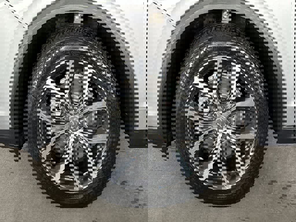 Used 2023 Acura MDX SH-AWD w/ Technology Package image 11