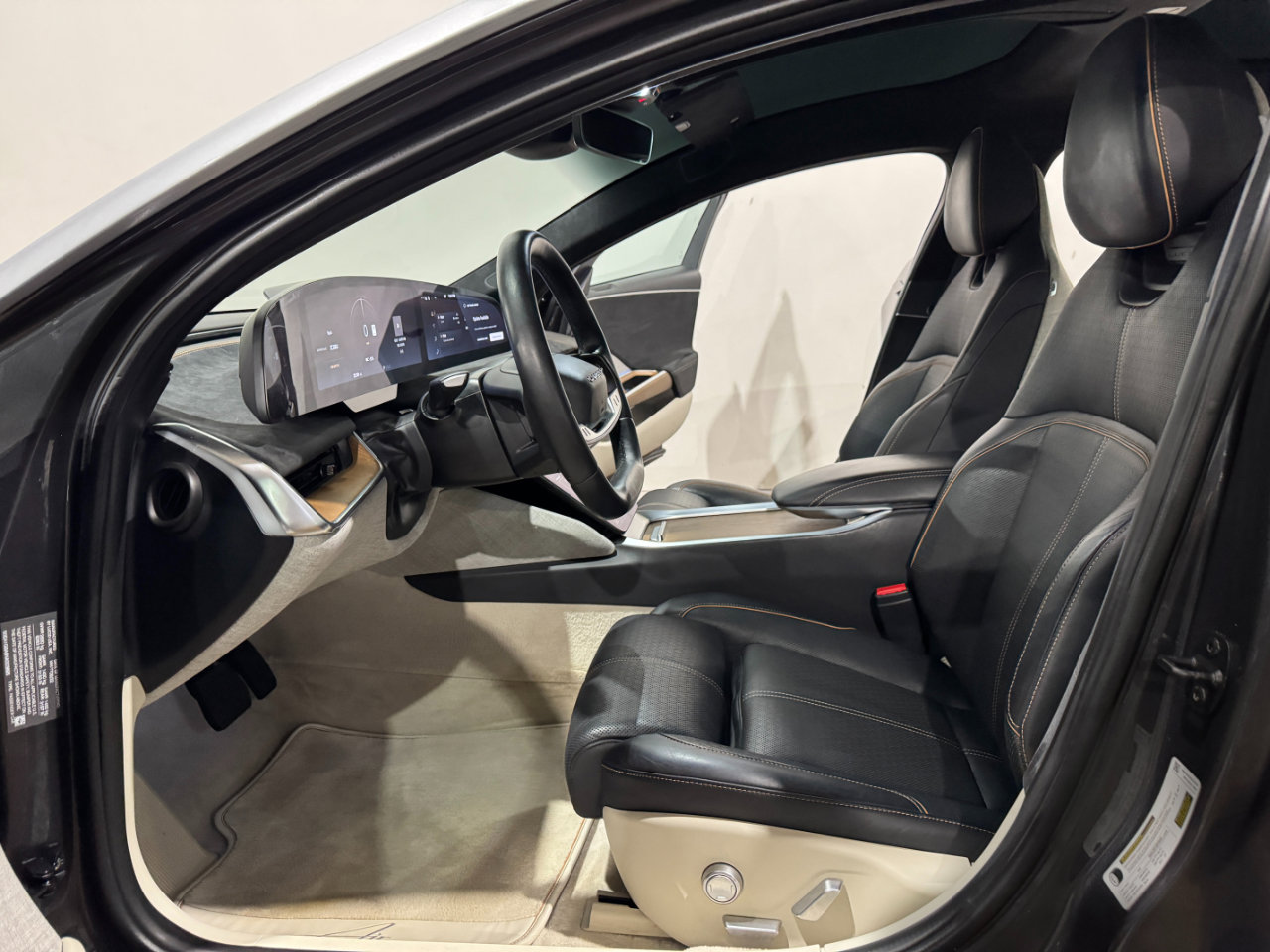 Used 2022 Lucid Air Grand Touring image 11