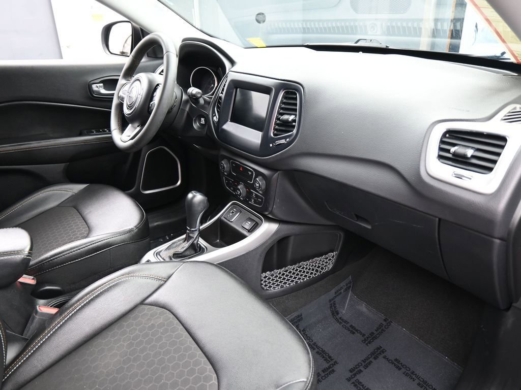 Used 2021 Jeep Compass Latitude image 37