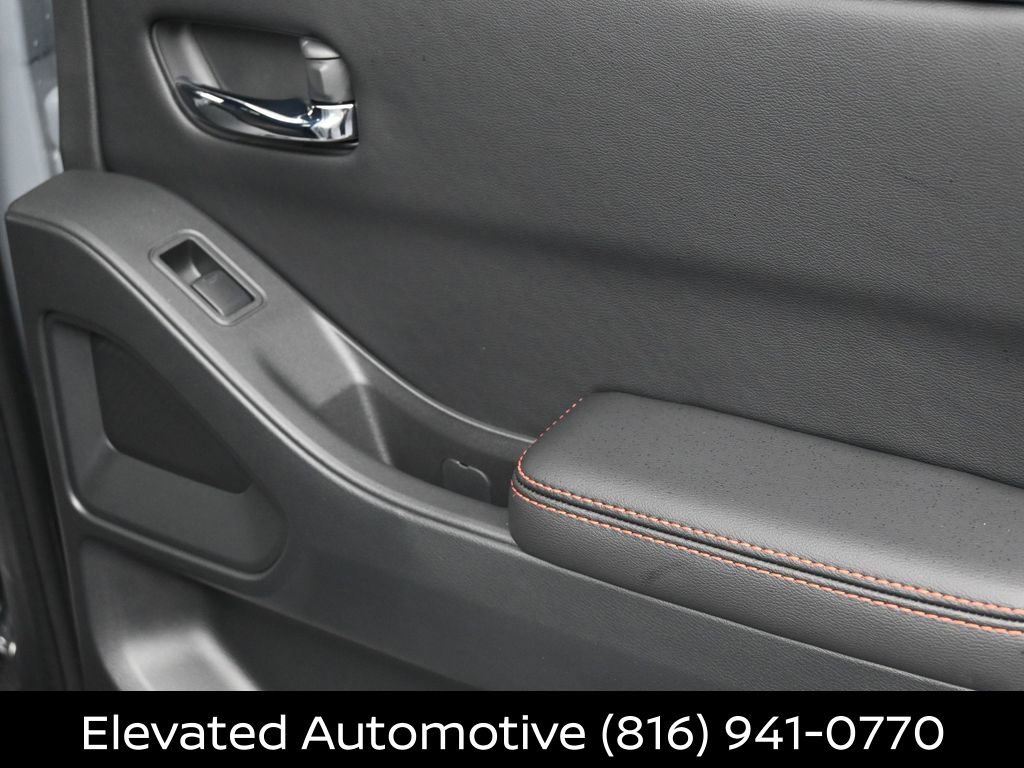 Certified 2025 Nissan Frontier PRO-4X w/ Pro Convenience Package image 8