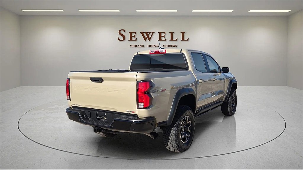 Used 2023 Chevrolet Colorado ZR2 w/ ZR2 Convenience Package III image 5