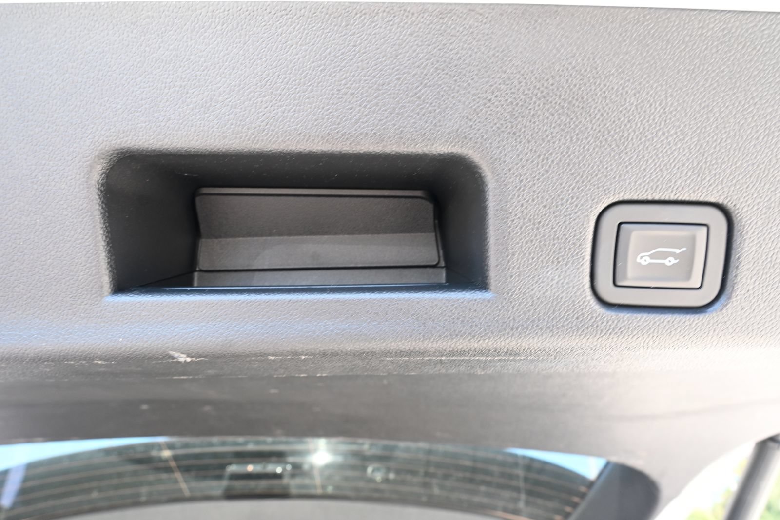 Used 2026 GMC Acadia Elevation w/ Elevation Premium Package FWD image 28
