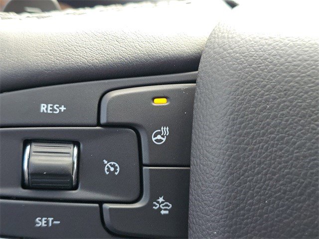 Used 2021 Cadillac Escalade ESV Premium Luxury image 25