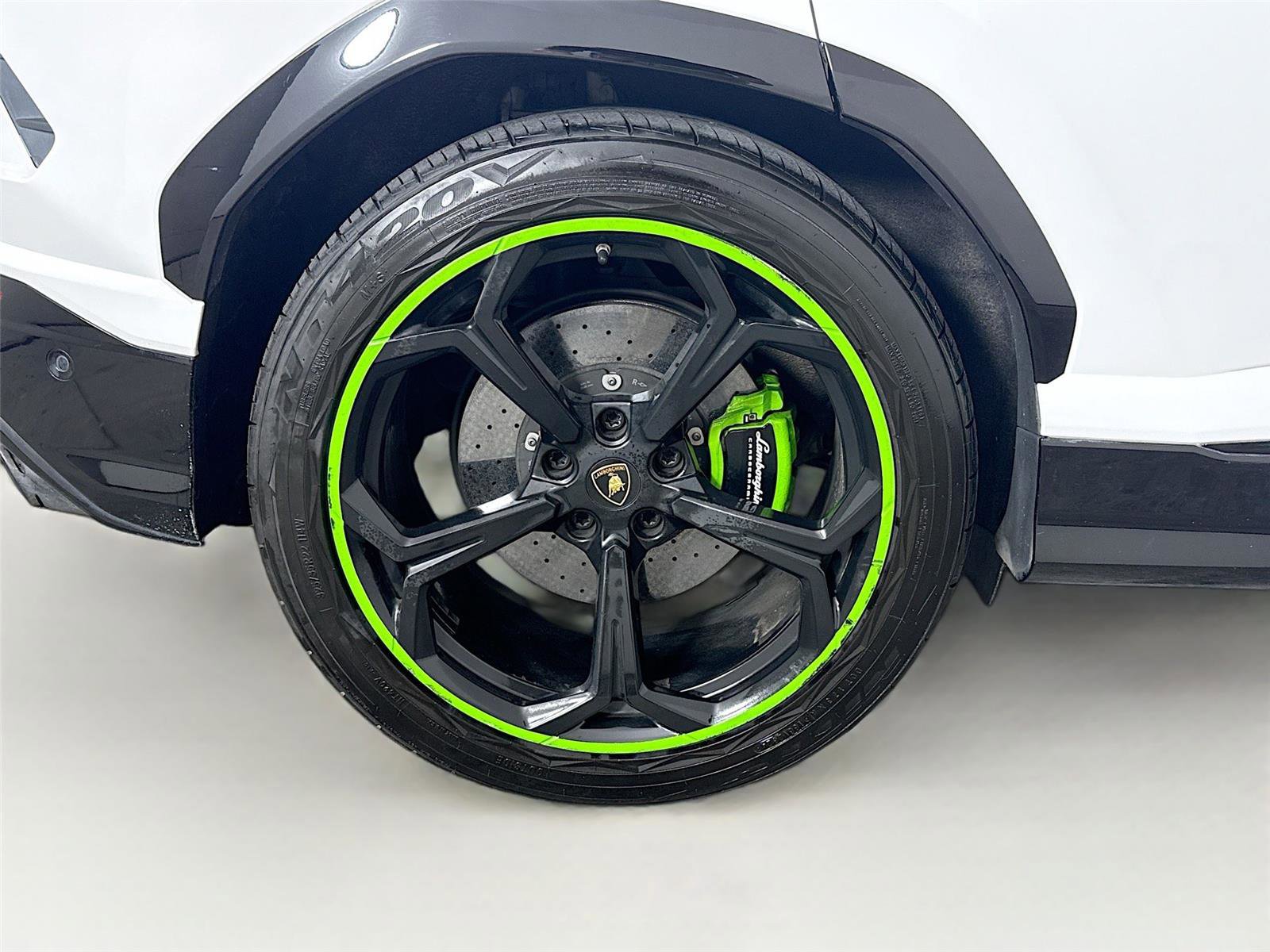 Used 2019 Lamborghini Urus image 29