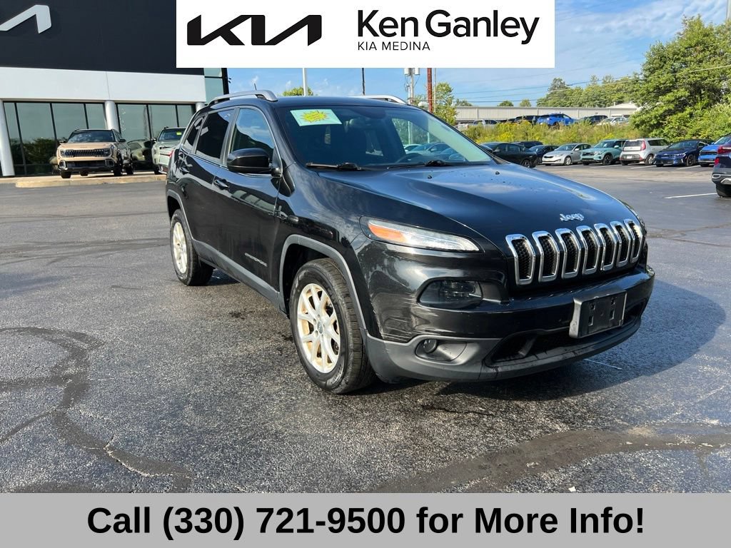 Used 2015 Jeep Cherokee Latitude w/ Cold Weather Group AWD/4WD image 5