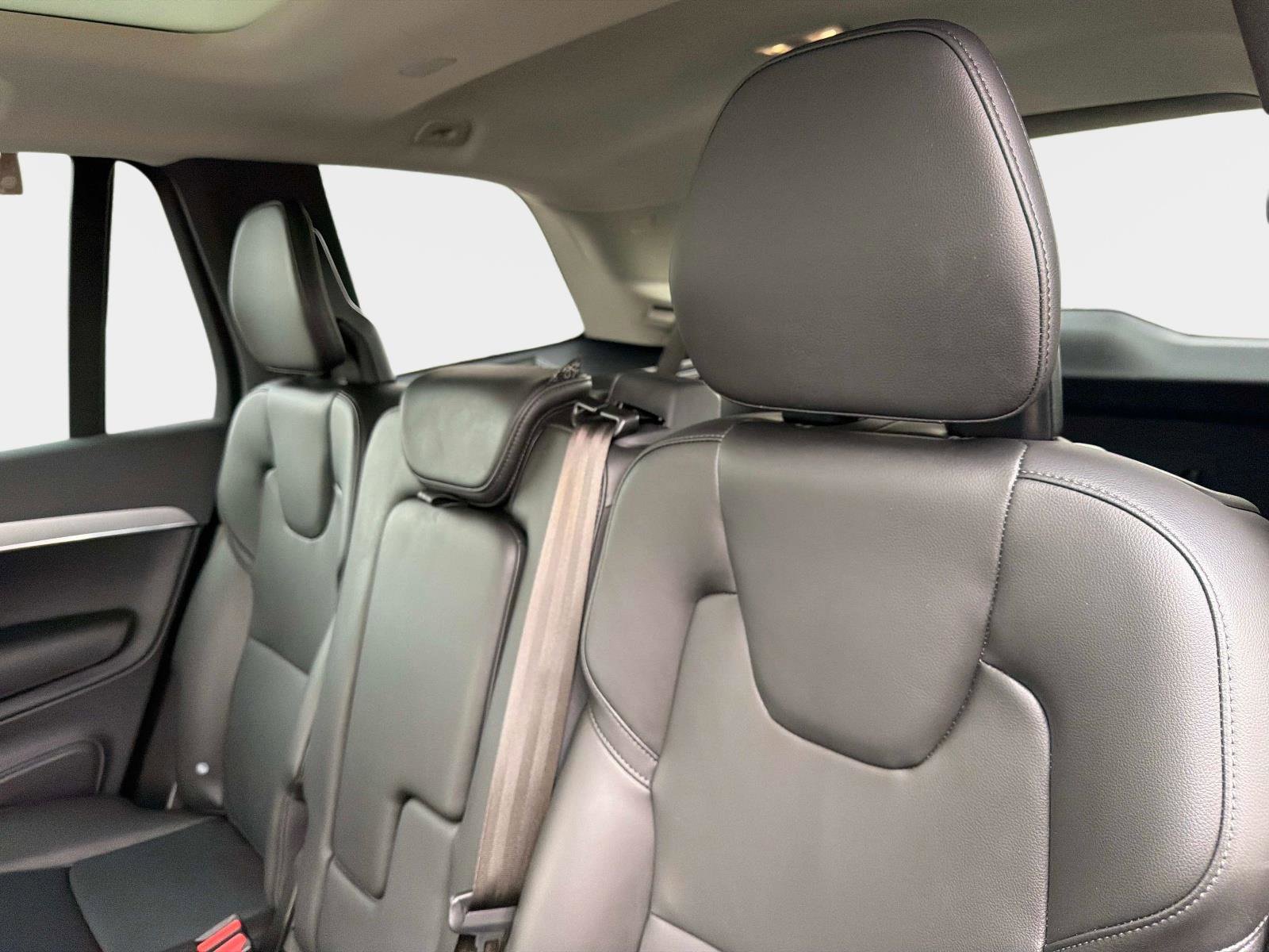Certified 2025 Volvo XC90 B5 Core image 14