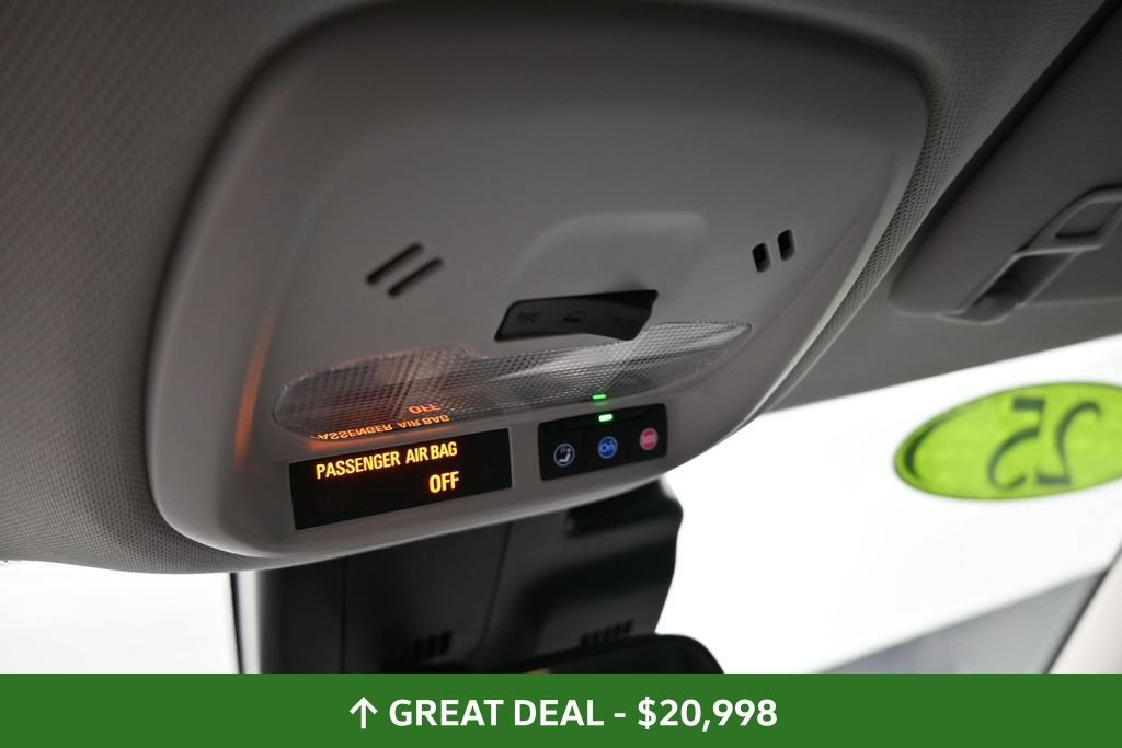 Used 2025 Chevrolet Trax LT FWD image 37