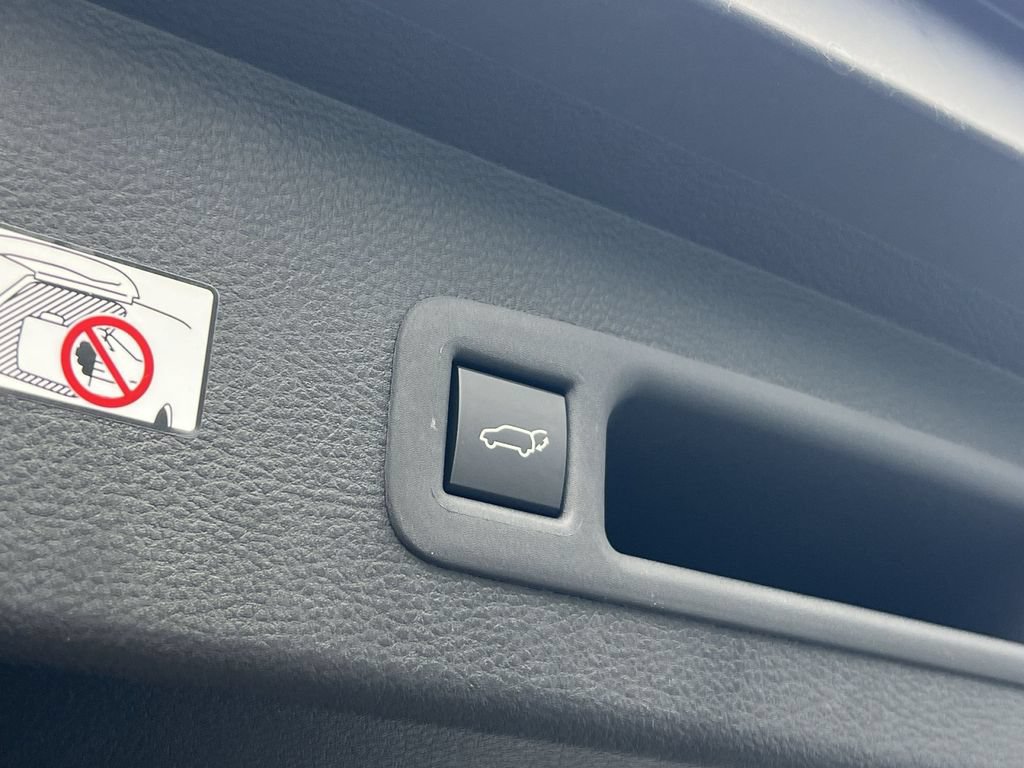 Used 2026 Toyota Sienna LE FWD image 21