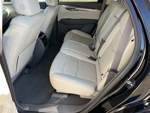Certified 2021 Cadillac XT5 Premium Luxury FWD image 17