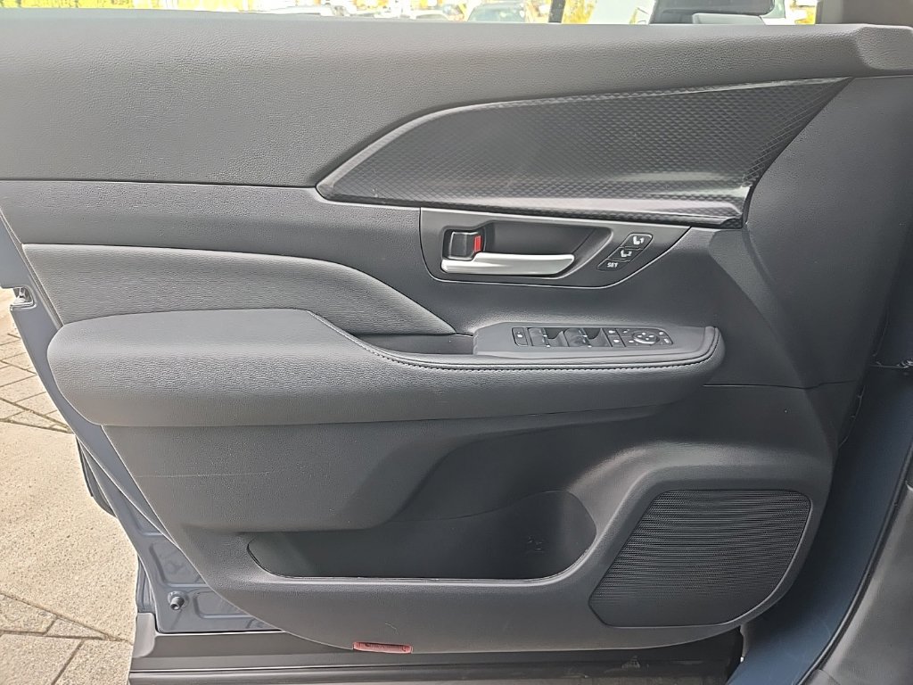 New 2026 Toyota Grand Highlander AWD Hybrid image 17