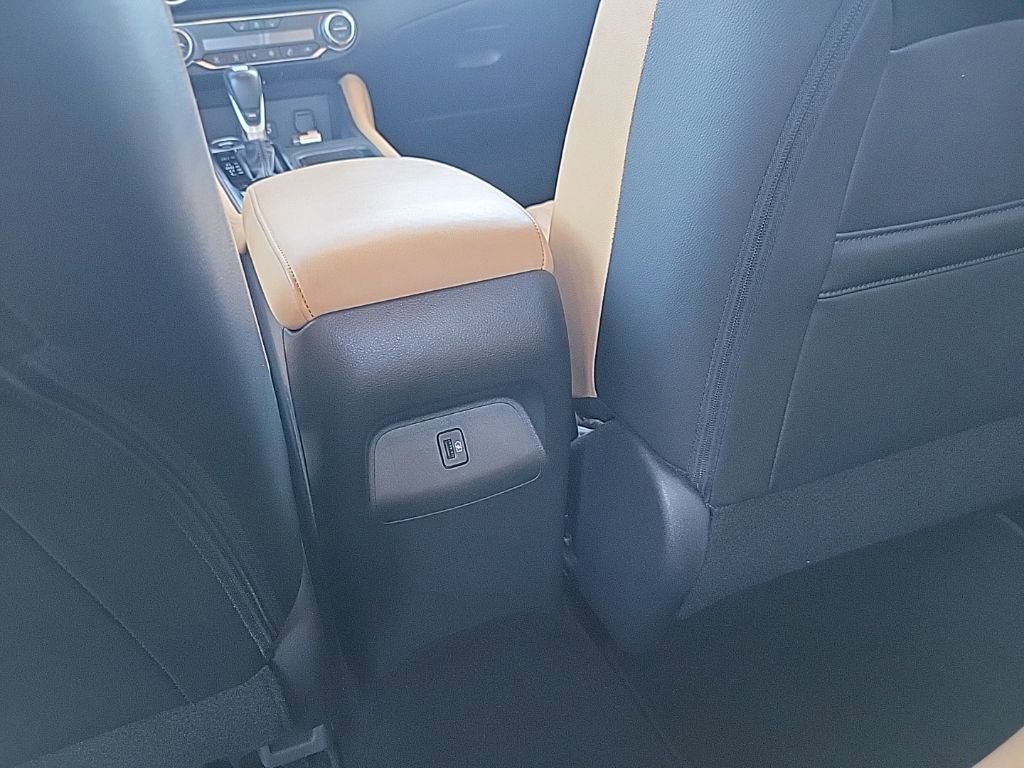 Used 2023 Nissan Sentra SV w/ SV Premium Package FWD image 36