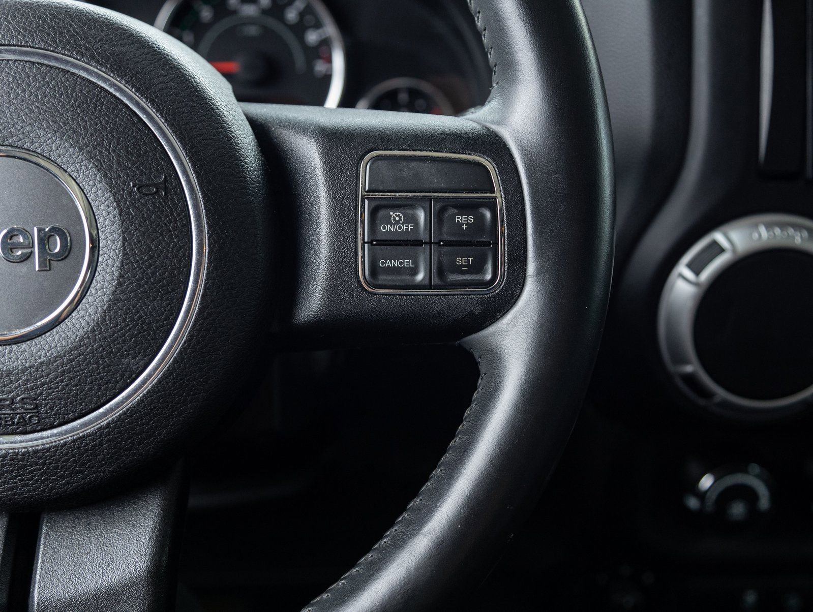 Used 2014 Jeep Wrangler Unlimited Sahara w/ Max Tow Package image 16