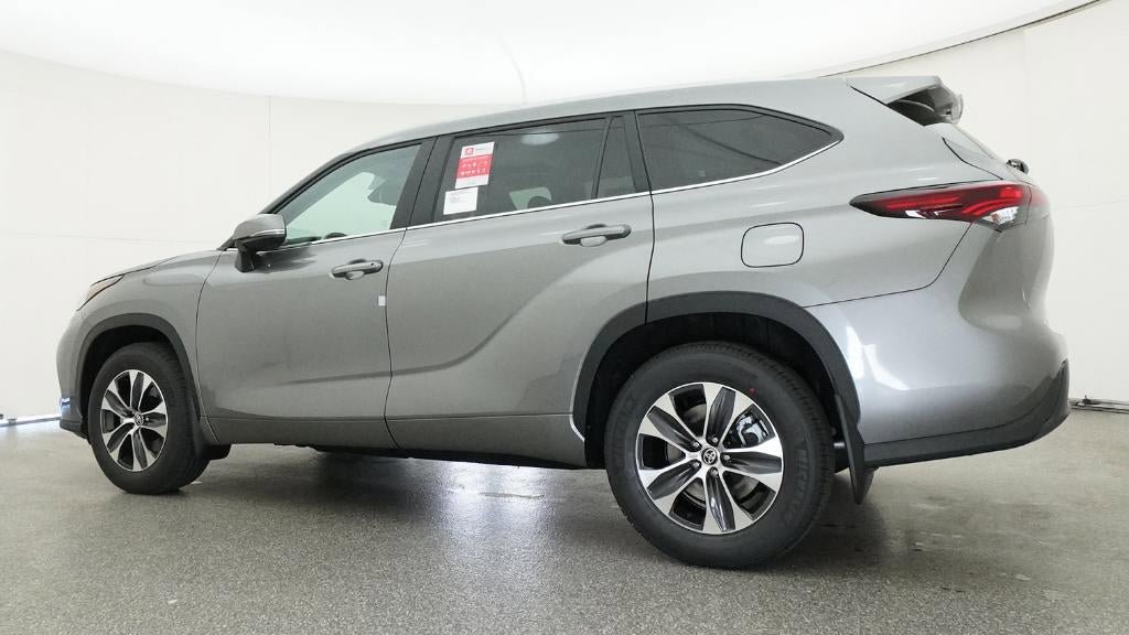 New 2026 Toyota Highlander XLE image 20