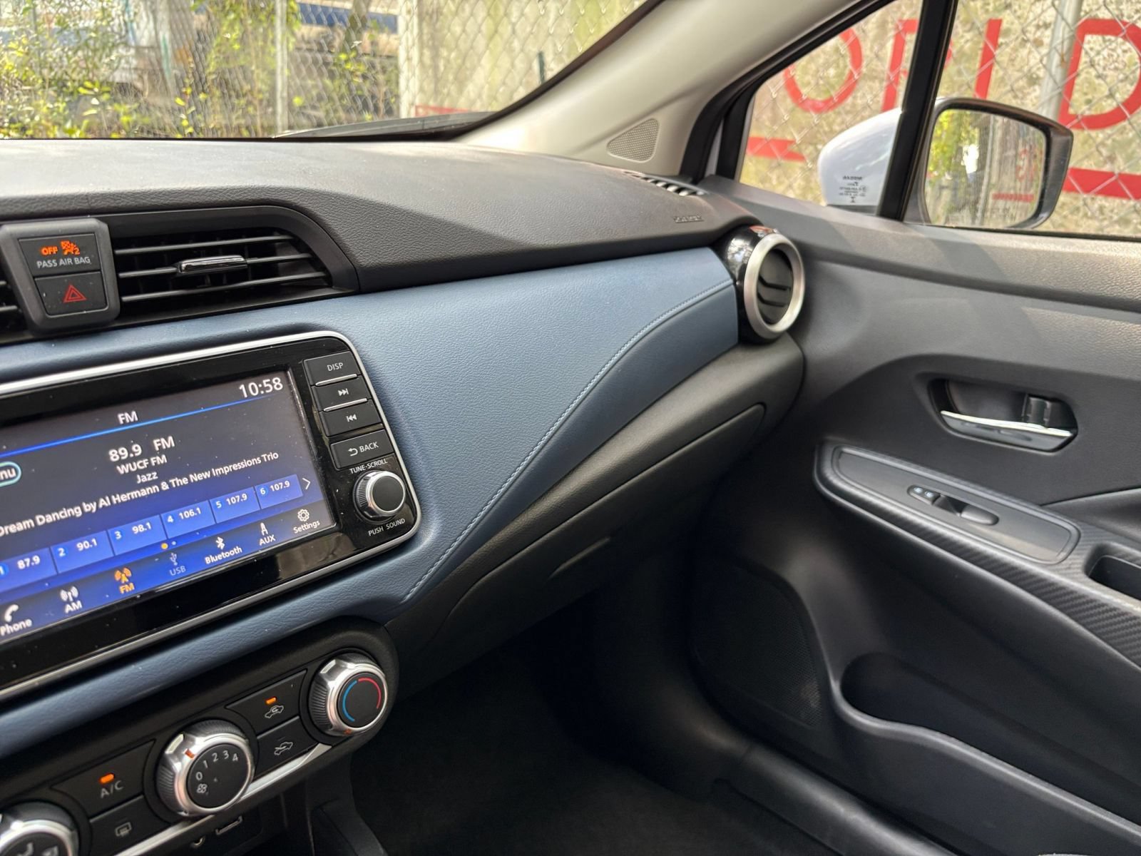 Used 2025 Nissan Versa SV FWD image 32