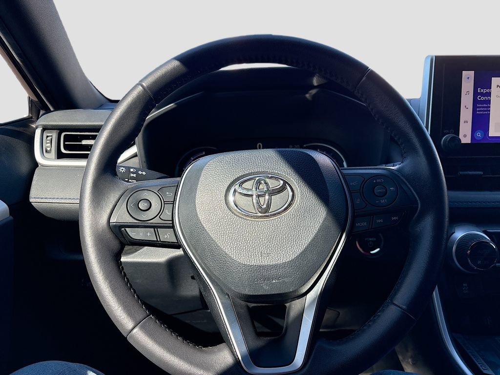 Used 2023 Toyota RAV4 SE image 11