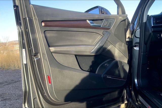 Used 2021 Audi Q5 e Premium Plus w/ Premium Plus Package image 26