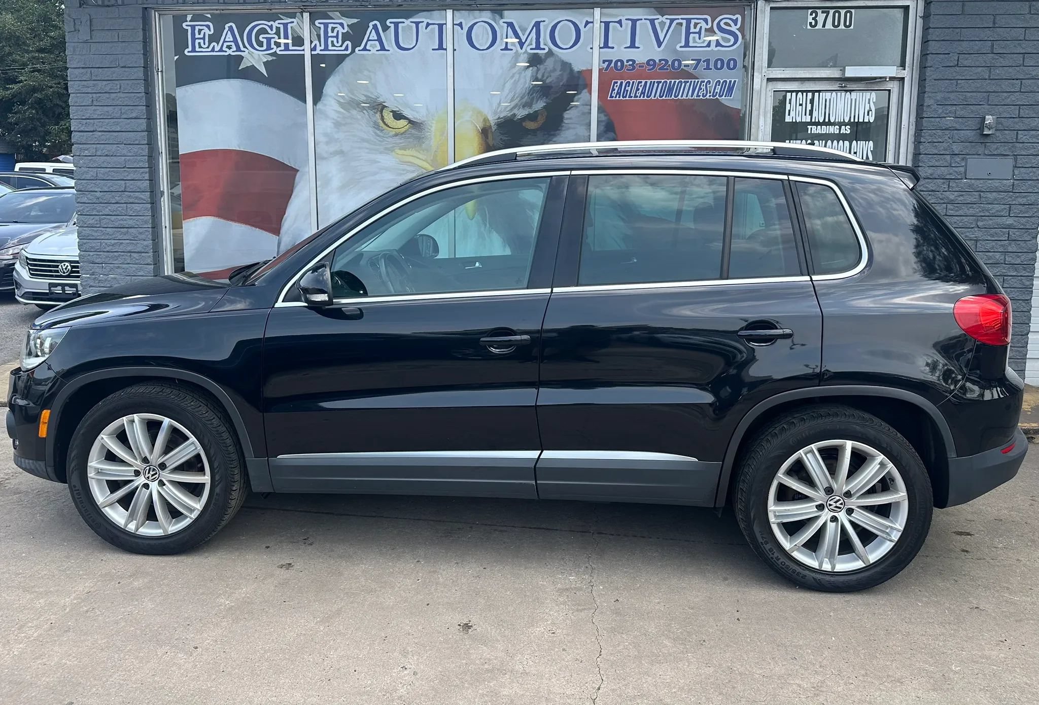 Used 2012 Volkswagen Tiguan SE AWD/4WD image 6