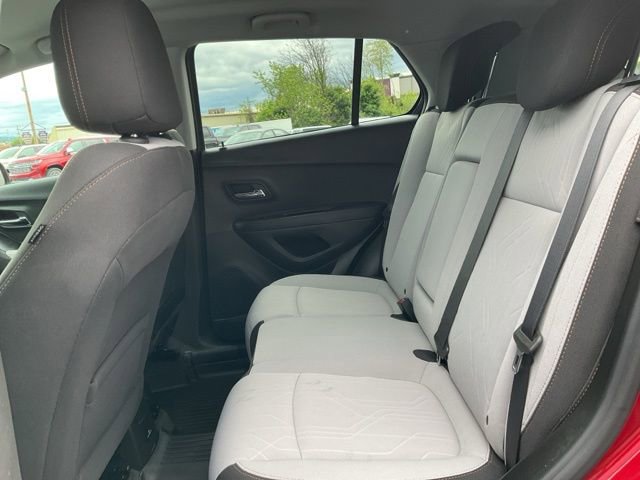 Used 2020 Chevrolet Trax LT AWD/4WD image 16