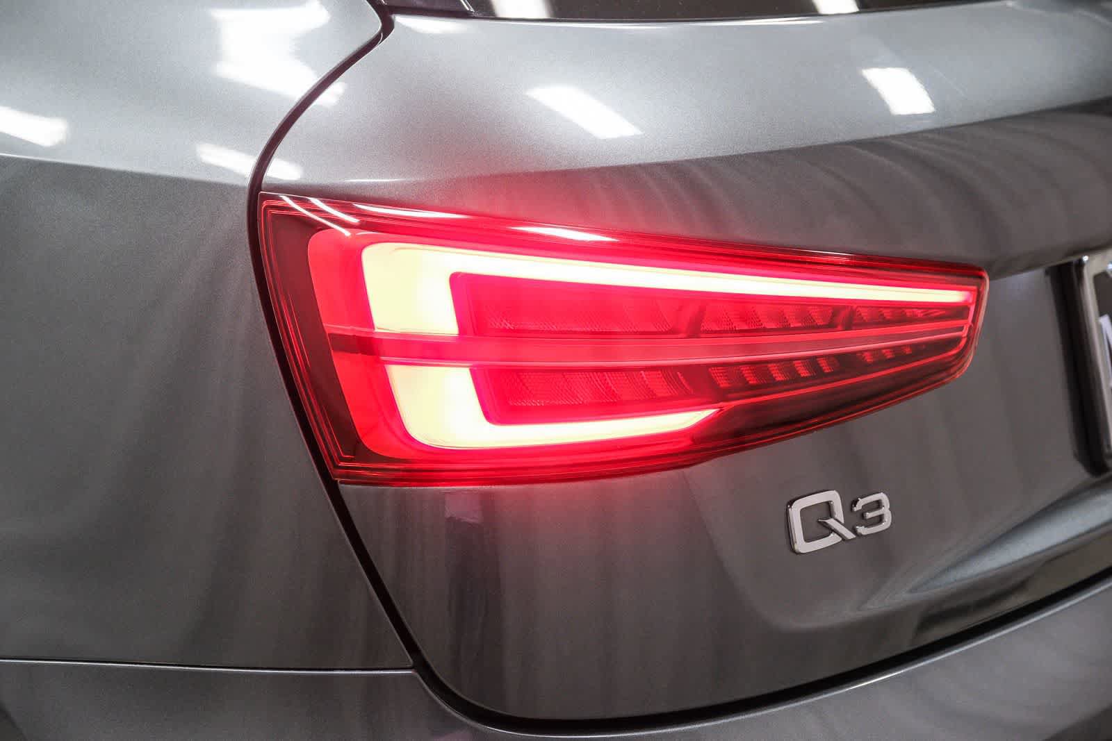 Used 2018 Audi Q3 2.0T Premium Plus w/ Premium Plus Package AWD/4WD image 8