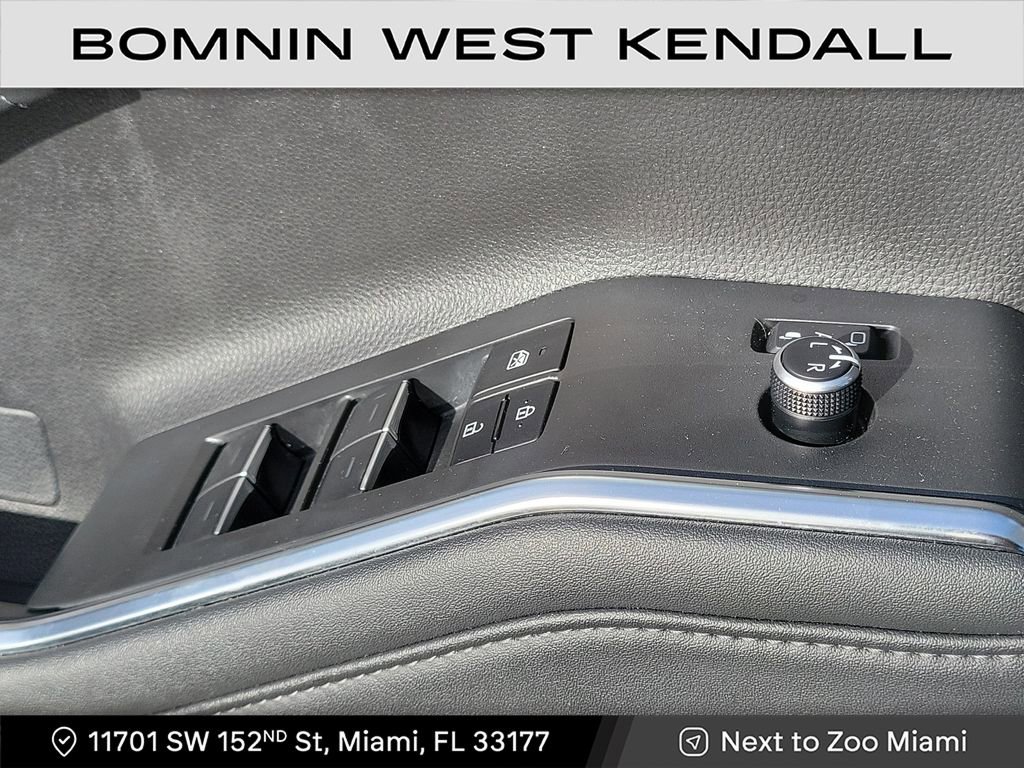 Used 2023 Toyota Highlander Limited image 31